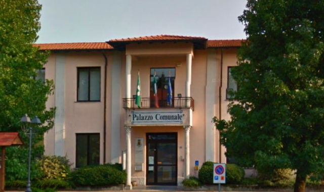 Il Municipio di Bregano (foto Redazione)