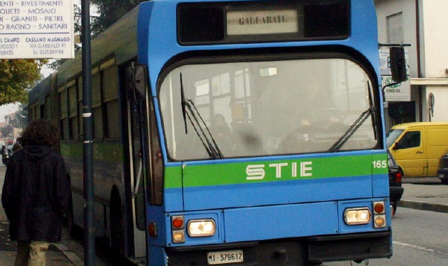 Ancora un episodio di violenza sui mezzi del trasporto pubblico in provincia di Varese (foto Archivio)