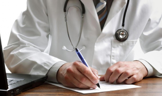 Como, violenza sessuale: medico in carcere