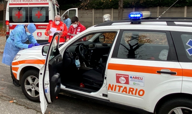 L’intervento dei soccorsi sanitari per un infortunio sul lavoro