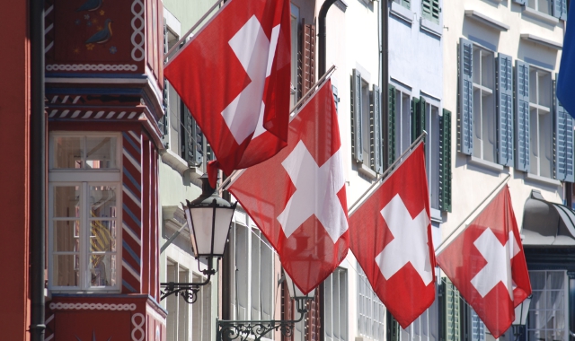 Svizzera, sì all’intesa con l’Italia sui frontalieri