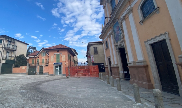 Riapertura al traffico nel centro storico di Bisuschio (foto Redazione)