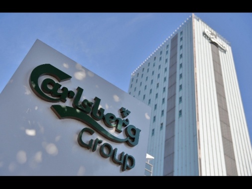 Ucraina: Carlsberg e Heineken fermano vendite birra in Russia