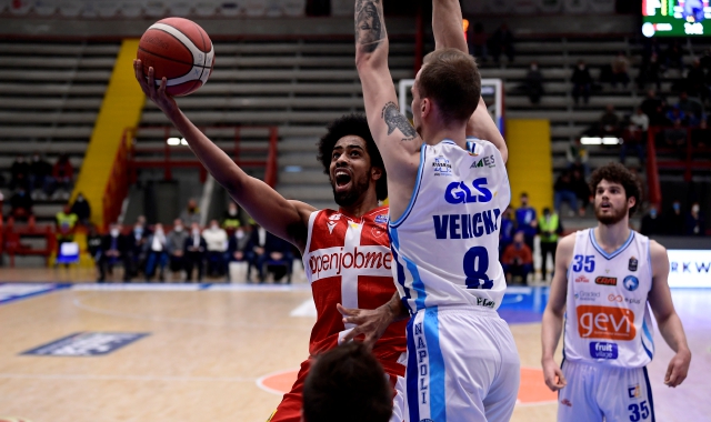 Varese ha sbancato Napoli Foto Ciamillo