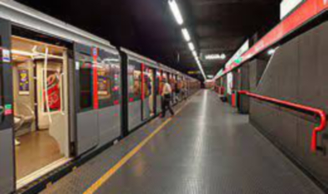 I fatti sarebbero avvenuti nel seminterrato della stazione della metropolitana milanese