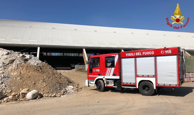Incidente sul lavoro in un cantiere di via Appiani a Varese (foto vigili del fuoco)