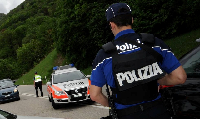 Fiamme tra Ossola e Svizzera, collegamenti interrotti