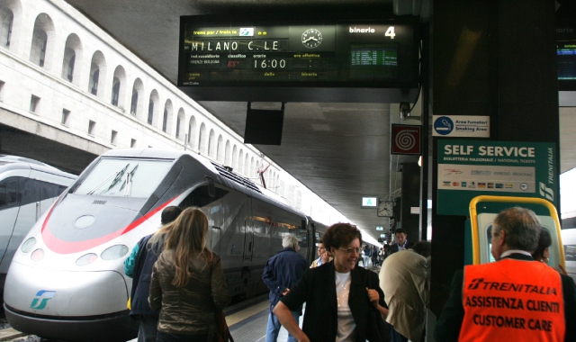 Attacco hacker: disagi per Trenitalia (Archivio)