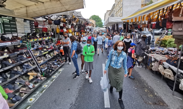 Il mercato di Luino diventa di valenza storica (foto Redazione)