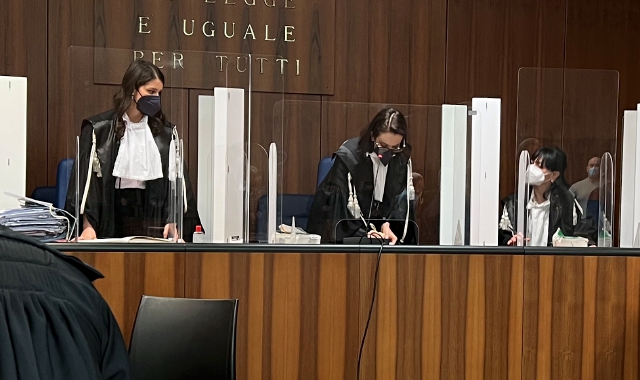 Il collegio presieduto dal giudice Cristina Ceffa, con Giulia Pulcina alla sua destra e Veronica Giacoia alla sinistra (foto Redazione)