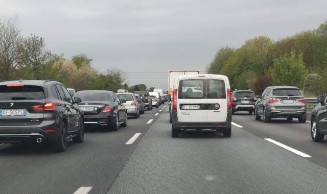 Il traffico in coda questa mattina sull’Autolaghi