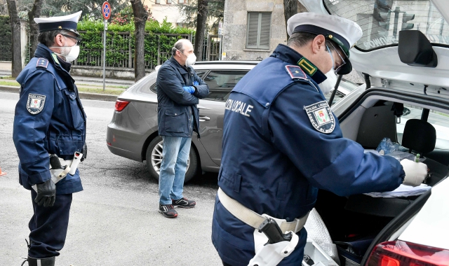 La polizia locale di Busto Arsizio (foto Archivio)