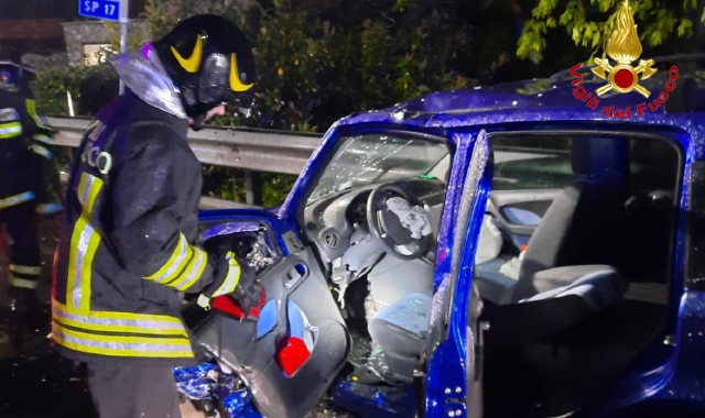Sul posto i vigili del fuoco (foto vigili del fuoco)