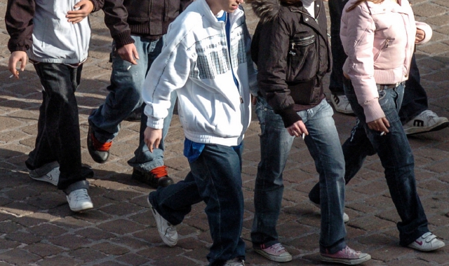 Gallarate, gruppo di giovani (foto Archivio)
