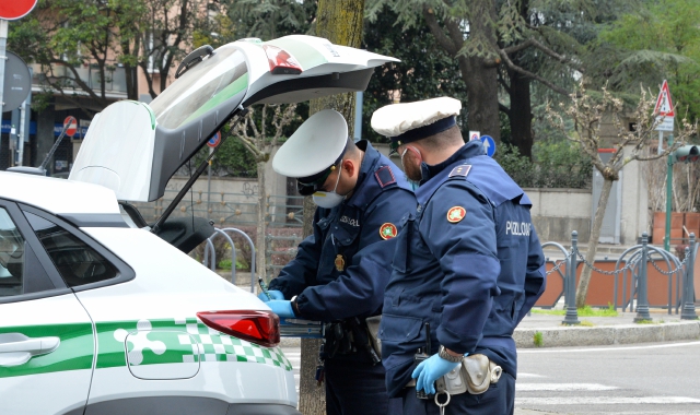 Saronno, borseggiatori al mercato