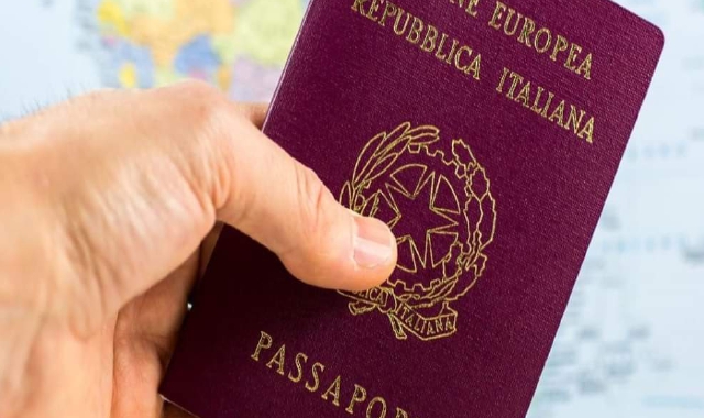 Ogni settimana gli uffici della Questura di Varese rilasciano circa 450 passaporti: un numero più alto rispetto agli anni precedenti ma che non basta a fronteggiare l’enorme richiesta di rinnovi arrivata con la fine dell’emergenza covid e la ripresa del t