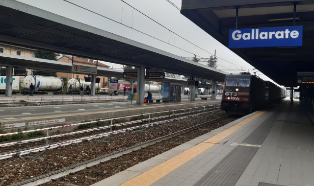 La polizia è intervenuta mentre il treno era alla stazione di Gallarate