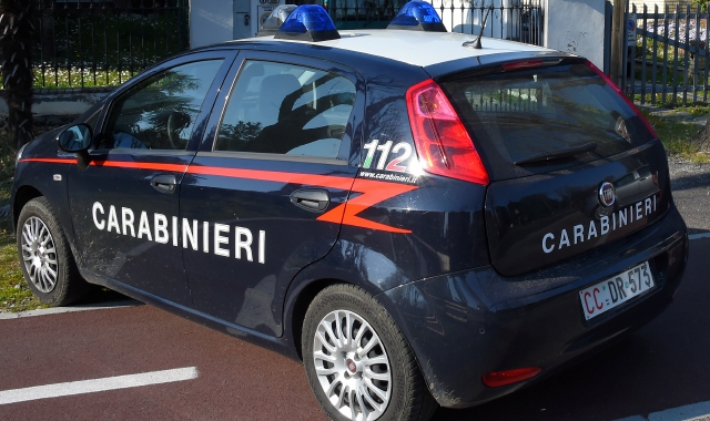 Rissa al centro commerciale, una donna tra i feriti