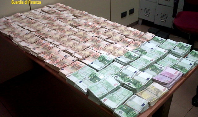 Operazione contro l’usura della guardia di finanza di Varese: 5 arresti e beni sequestrati (foto guardia di finanza)