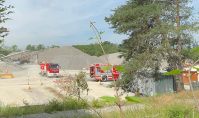 Gorla, incendio alla cava Holcim