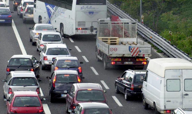 Schianto sull’A8: feriti e code tra Busto e Gallarate