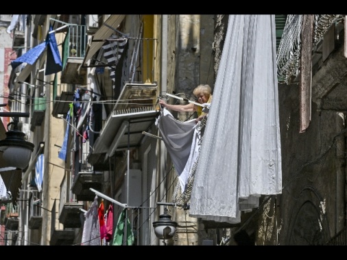 Niente panni stesi a Napoli? Divieto scongiurato