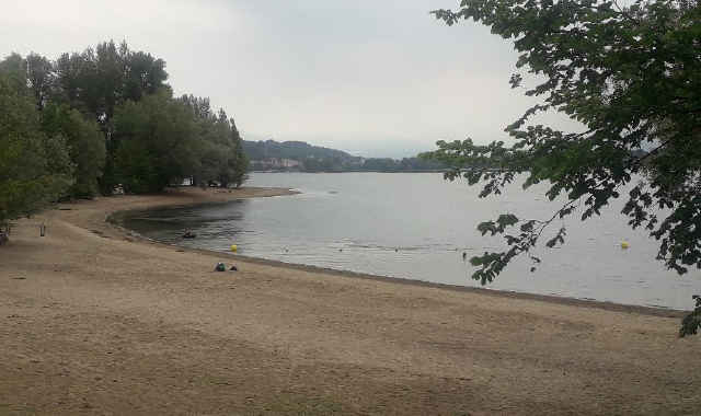 La spiaggia del “Sorriso” ad Arona (foto Robberto)