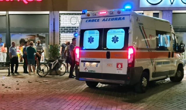 Rissa ieri sera in centro a Saronno (foto Blitz)