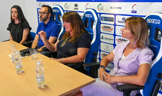Da sinistra: Stefania Salmerigo, l’assessore Maurizio Artusa, Patrizia Testa e Sara Tosi (foto Blitz)