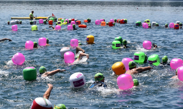 Traversata del lago di Varese, oltre 150 iscritti