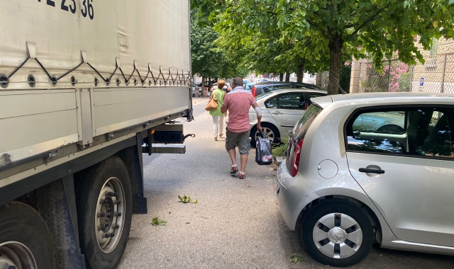 Varese, tir incastrati: due in tre ore