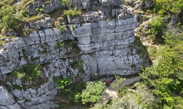 La palestra di roccia del Campo dei Fiori riaprirà il prossimo mese, una volta che saranno terminati gli ultimi collaudi. I lavori hanno toccato anche le vie di arrampicata (foto Gregorio Mondini)