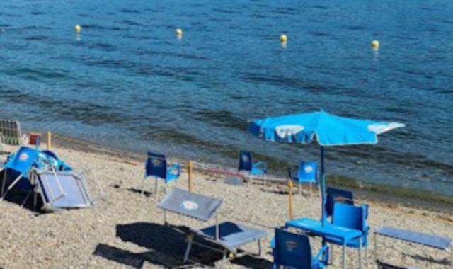 Un tratto della spiaggia di Stresa