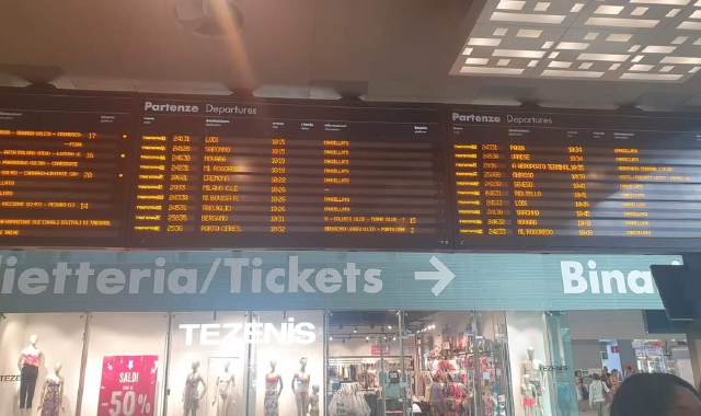 Milano, stop al passante: caos treni