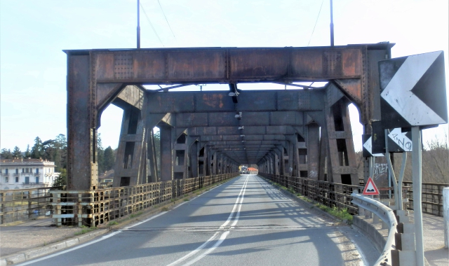 Il ponte di ferro sul Ticino