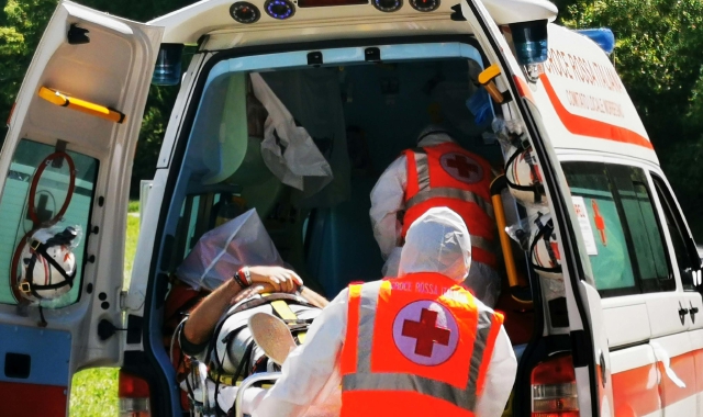 Sondrio, vacanza diventa incubo: malori per cento turisti