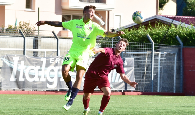 Castelli ha firmato l’1-0 contro il Borgosesia (foto Domenico Ghiotto - Blitz)
