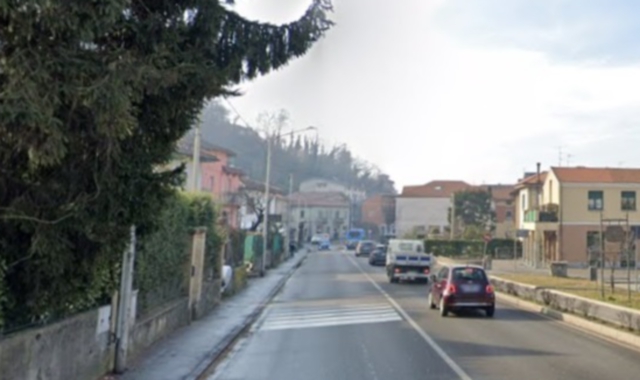 L’ingresso in Azzate, sopraggiungendo da Buguggiate, lungo la Sp 17: qui corrono le moto