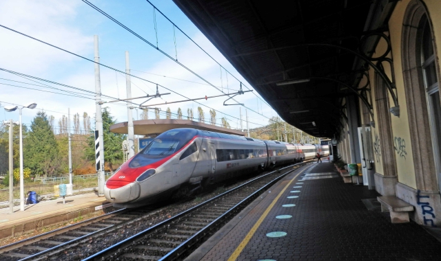 Sesto Calende - Arona: stop ai treni