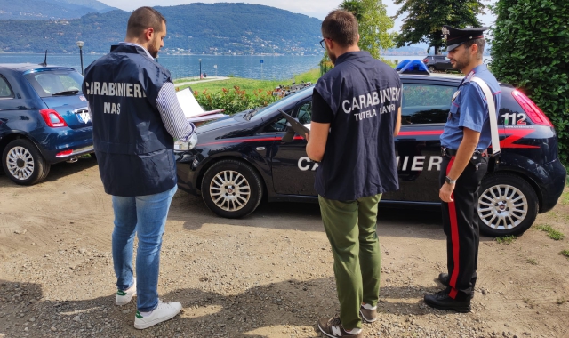 Controlli dei carabinieri nei locali del Verbano Cusio Ossola (foto carabinieri)