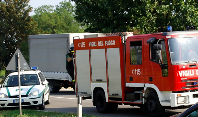 Schiacciato da una lastra di metallo a Buscate