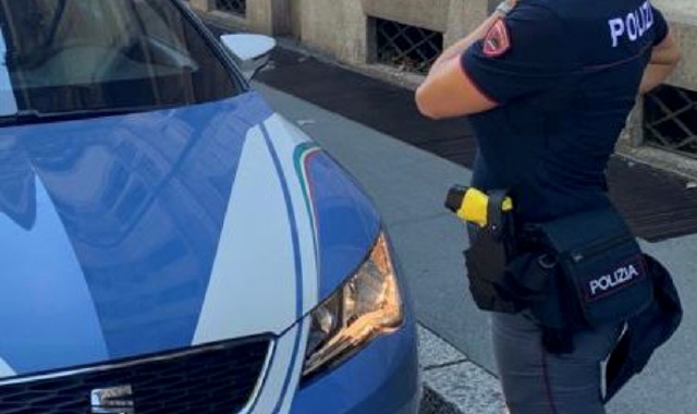 Busto Arsizio, dà in escandescenze: bloccato con il taser
