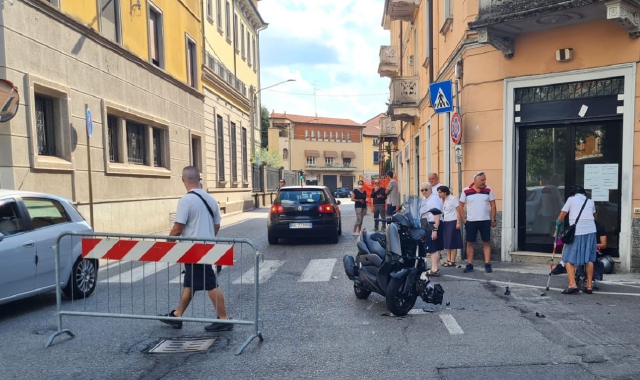 Auto contro moto a Saronno, ferito diciottenne