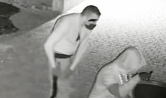 Ladri in azione in una casa di Uboldo ripresi dalle telecamere (Foto Blitz)