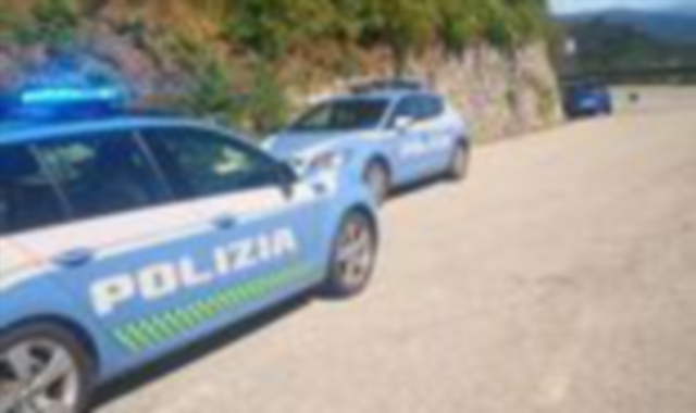 Auto fuori strada: grave ragazza