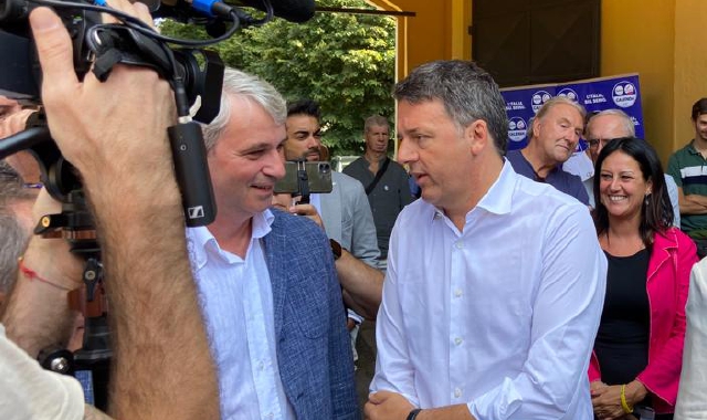 Matteo Renzi e il sindaco Davide Galimberti a Castiglione Olona