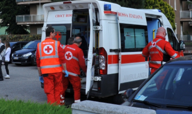 Un’ambulanza in servizio (foto Archivio)
