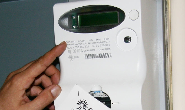 Ispra, s’allaccia al contatore condominiale della corrente: condannato