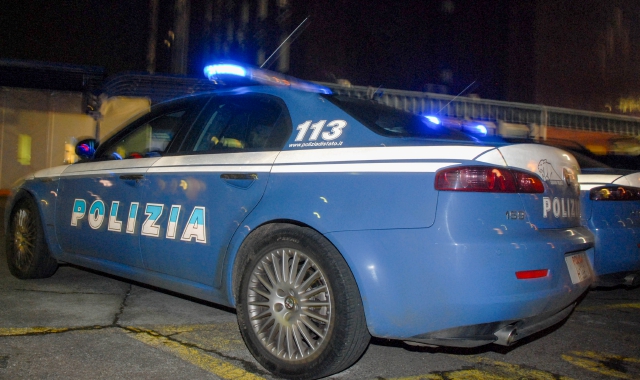 La polizia ha arrestato il giovane (foto Archivio)