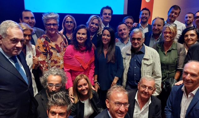 Candidati e parlamentari uscenti alla serata di Forza Italia